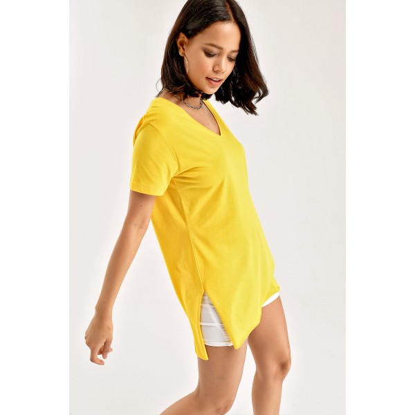 YIRTMAÇLI V YAKA TSHİRT