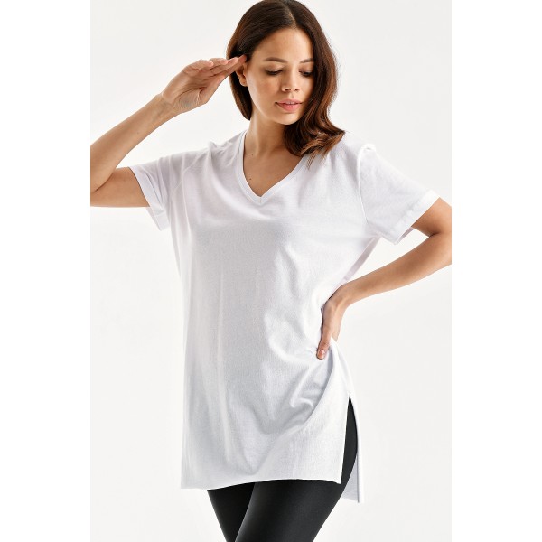 YIRTMAÇLI V YAKA TSHİRT