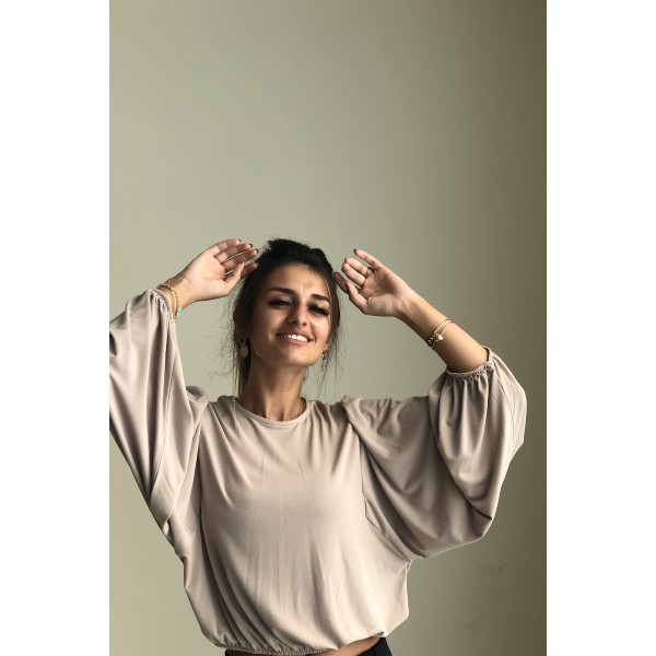 OVERSİZE KOLU LASTİKLİ OMUZU BÜZGÜLÜ BELİ LASTİKLİ BLUZ