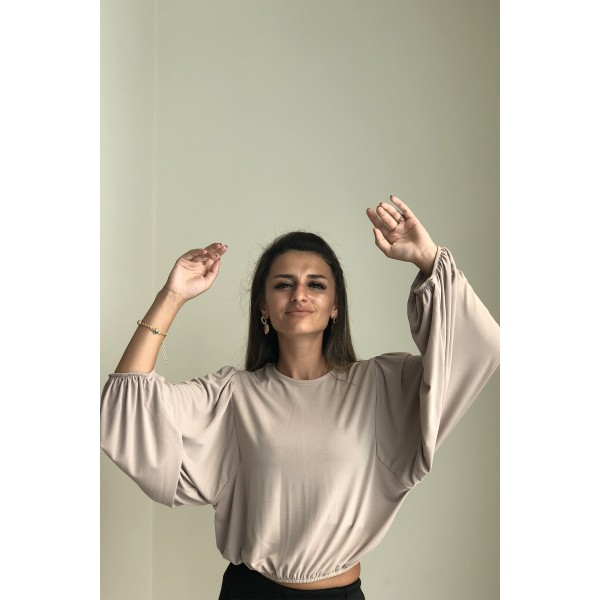 OVERSİZE KOLU LASTİKLİ OMUZU BÜZGÜLÜ BELİ LASTİKLİ BLUZ