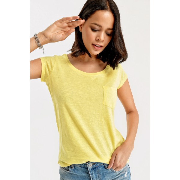 CEPLİ ARKASI UZUN BASIC TSHİRT